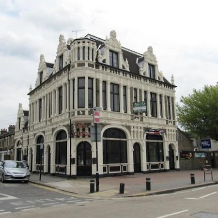 Duke Of Fife Hotel Barking Kültér fotó